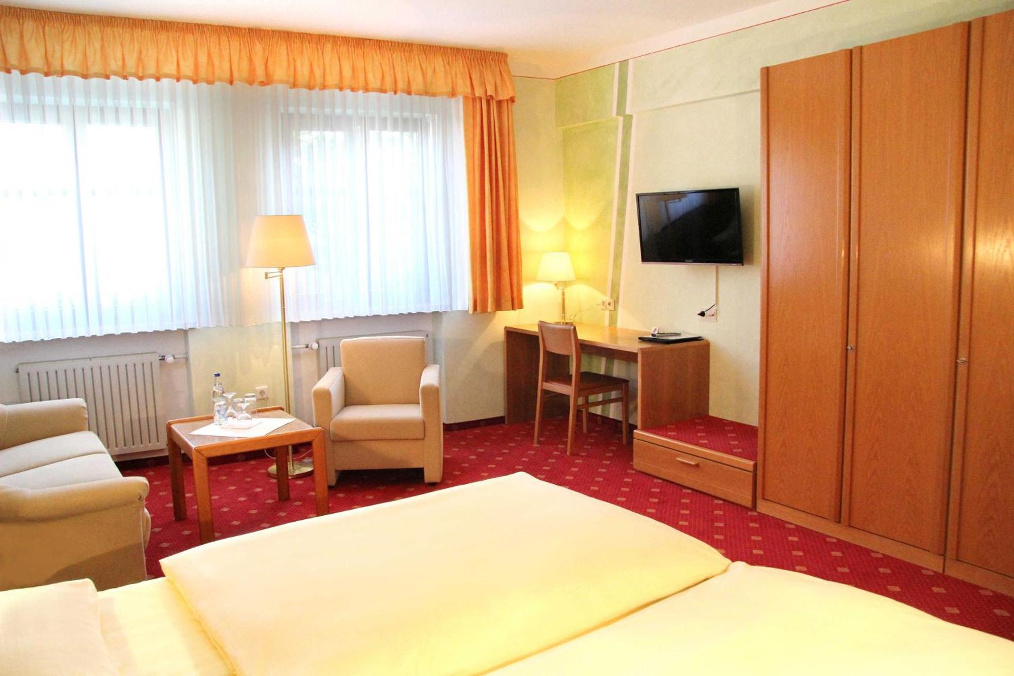 Hotel-Garni Goldener Schwan Bad Windsheim Exterior photo