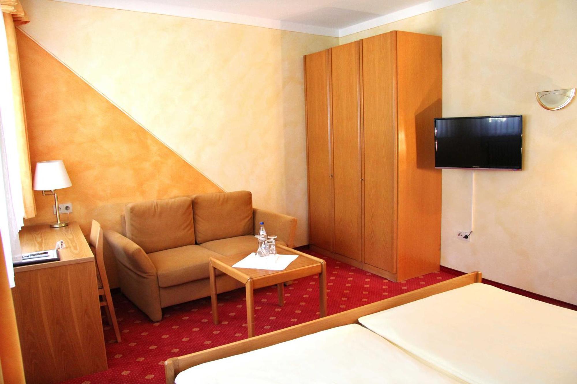 Hotel-Garni Goldener Schwan Bad Windsheim Exterior photo