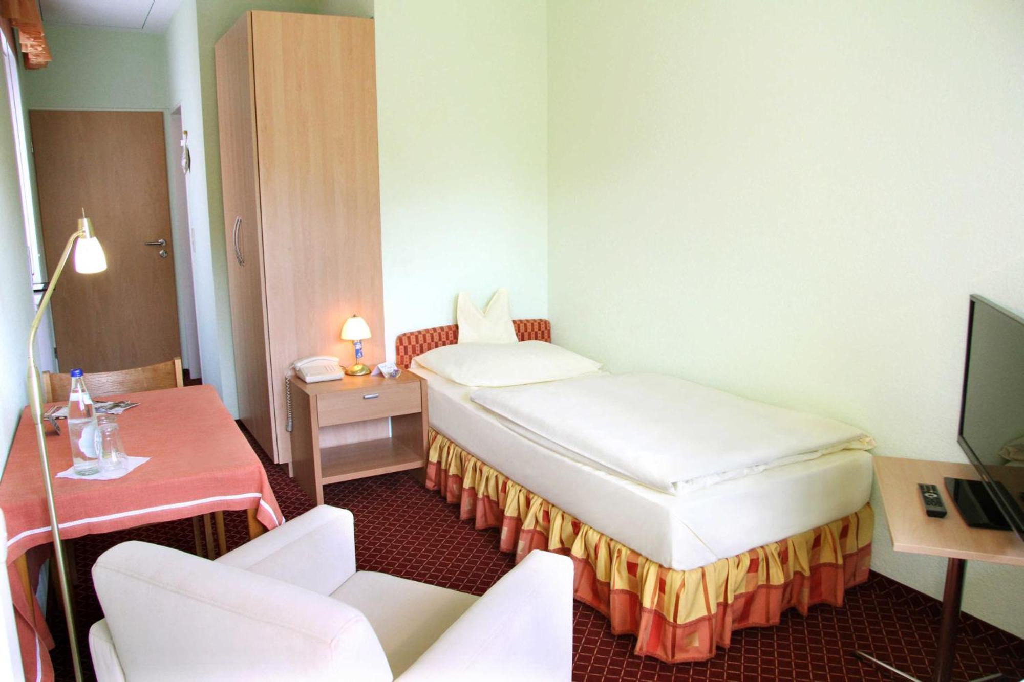 Hotel-Garni Goldener Schwan Bad Windsheim Exterior photo