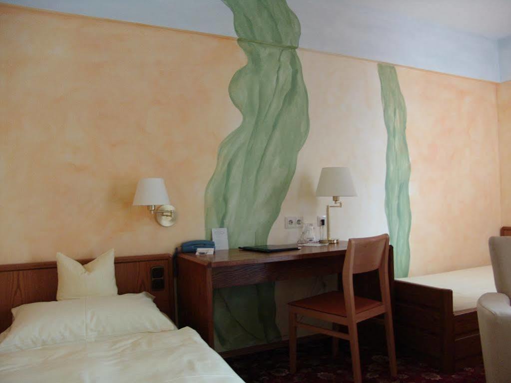 Hotel-Garni Goldener Schwan Bad Windsheim Exterior photo